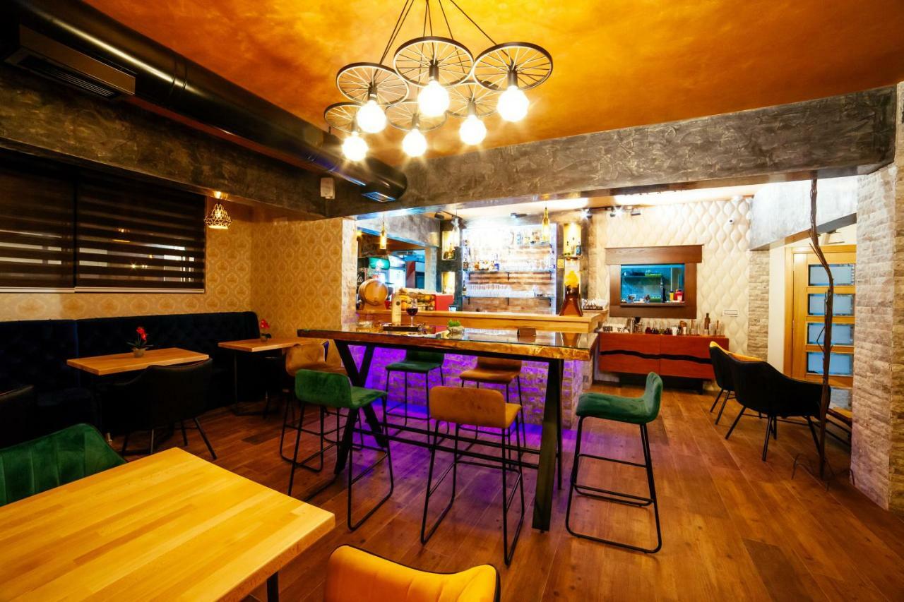 Hotel Platinum Ulcinj Bagian luar foto