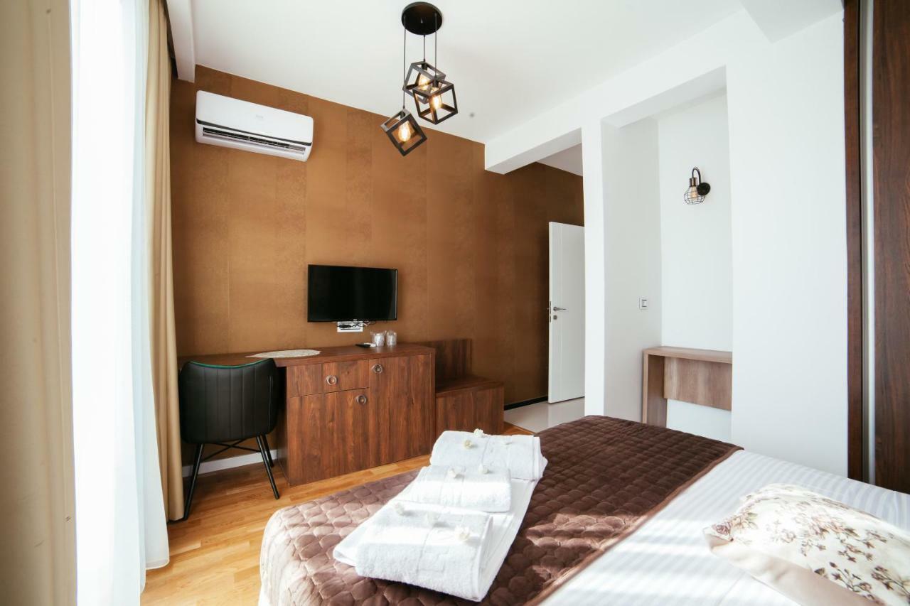 Hotel Platinum Ulcinj Bagian luar foto
