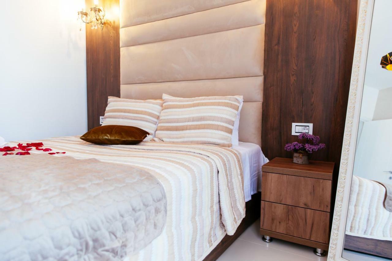 Hotel Platinum Ulcinj Bagian luar foto