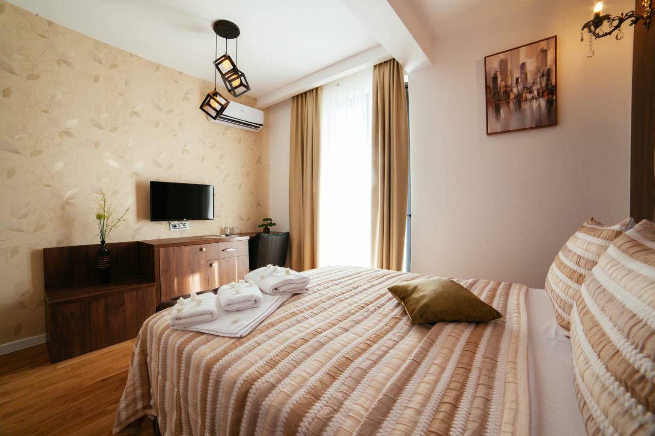 Hotel Platinum Ulcinj Bagian luar foto