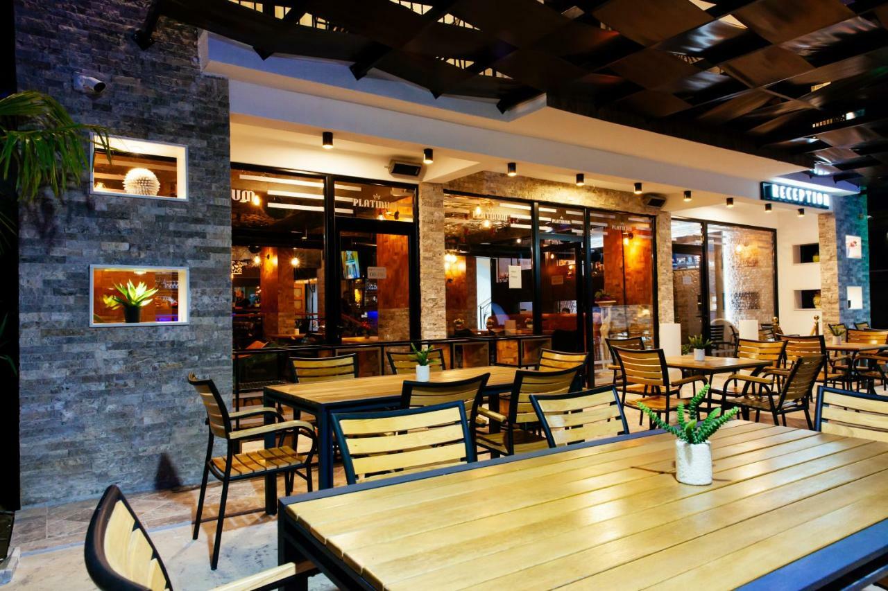 Hotel Platinum Ulcinj Bagian luar foto