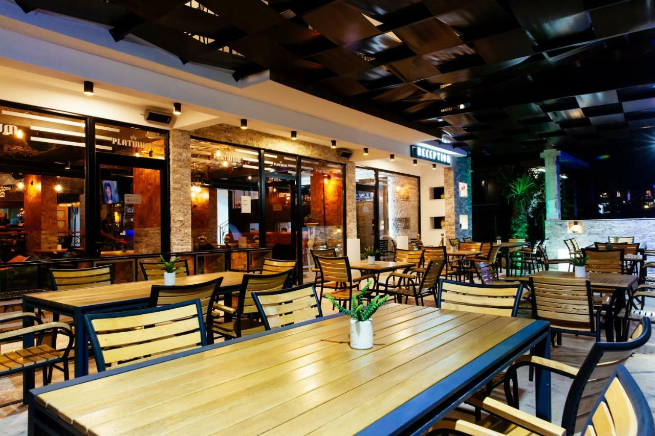 Hotel Platinum Ulcinj Bagian luar foto