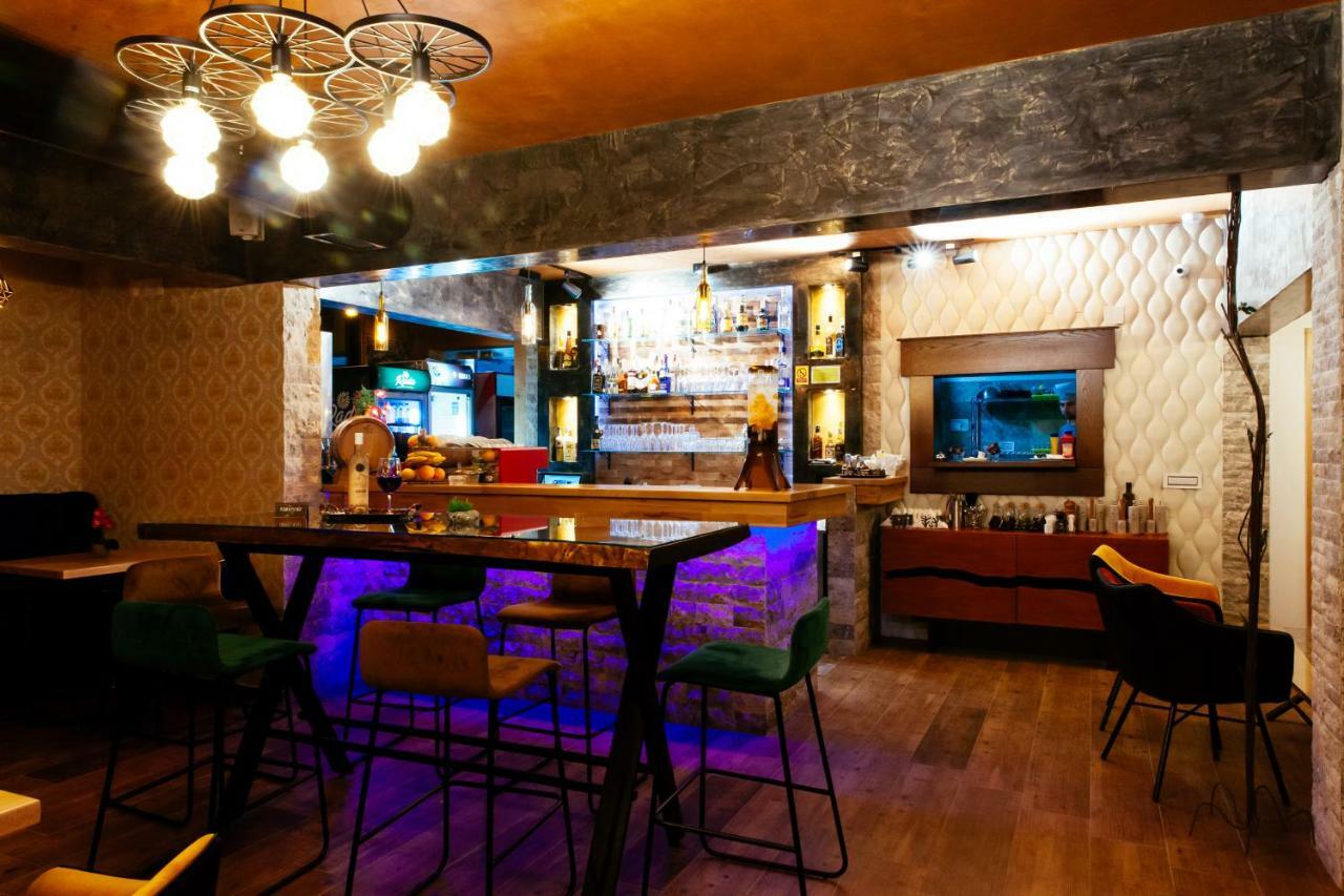 Hotel Platinum Ulcinj Bagian luar foto