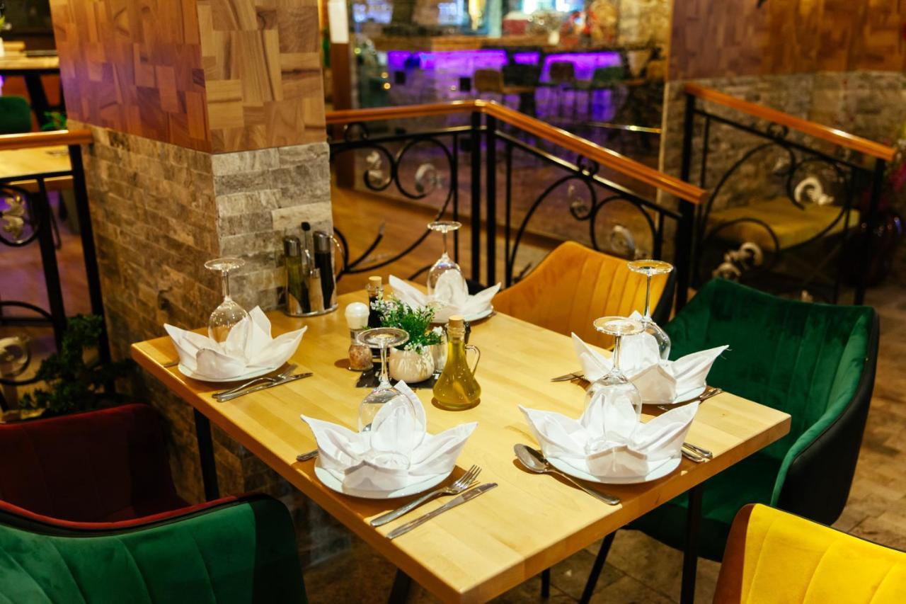Hotel Platinum Ulcinj Bagian luar foto